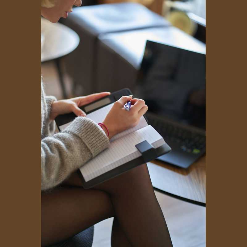 Zápisník Portdólio A5 s Power Bank 4000mAh > čierna