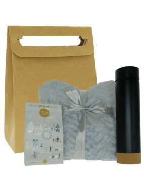 Vianočná darčeková taška Elegantná deka a termoska


