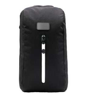 Recyklovaný kompaktný ruksak Sling > čierna