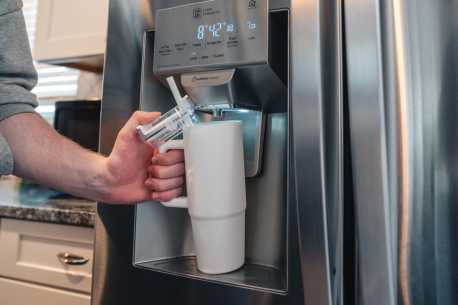 Termohrnček s madlom Tana 900ml z RCS recykl. plastu > biela