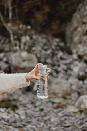 Fľaša na vodu VINGA Balti 600ml z RCS RPET > transparentná