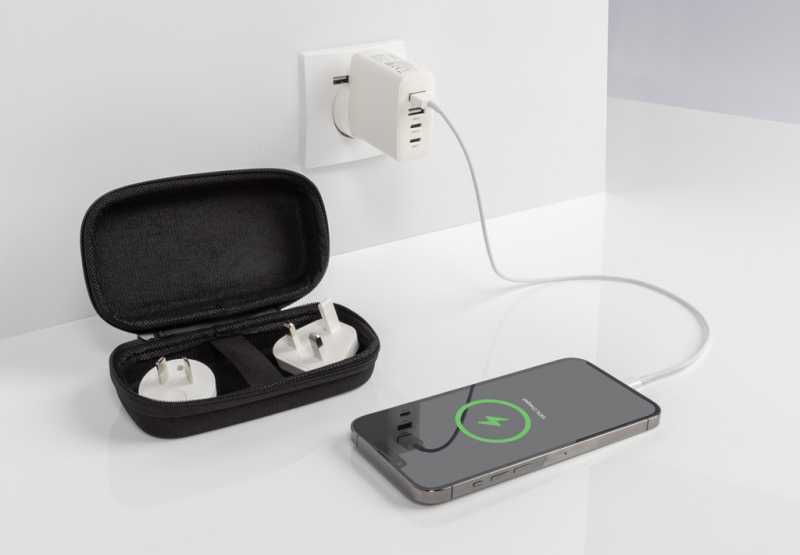 Cestovná nabíjačka TravelCharge Pro s USB C z RCS plastu > biela