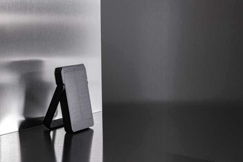 Solárna bezdrôt. powerbanka Skywave 5000mAh 10W z RCS RPET > čierna