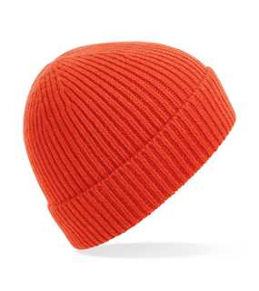 Unisex čiapka (Beechfield Engineered Knit Ribbed Beanie) > červená (fire)