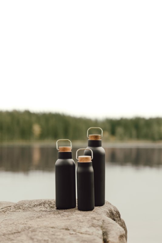 Termo fľaša VINGA Ciro 580ml z RCS recykl. ocele > čierna