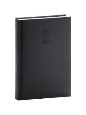 Diár (Aprint 2026) - 15 x 21 x 3 cm > čierna > denný A5