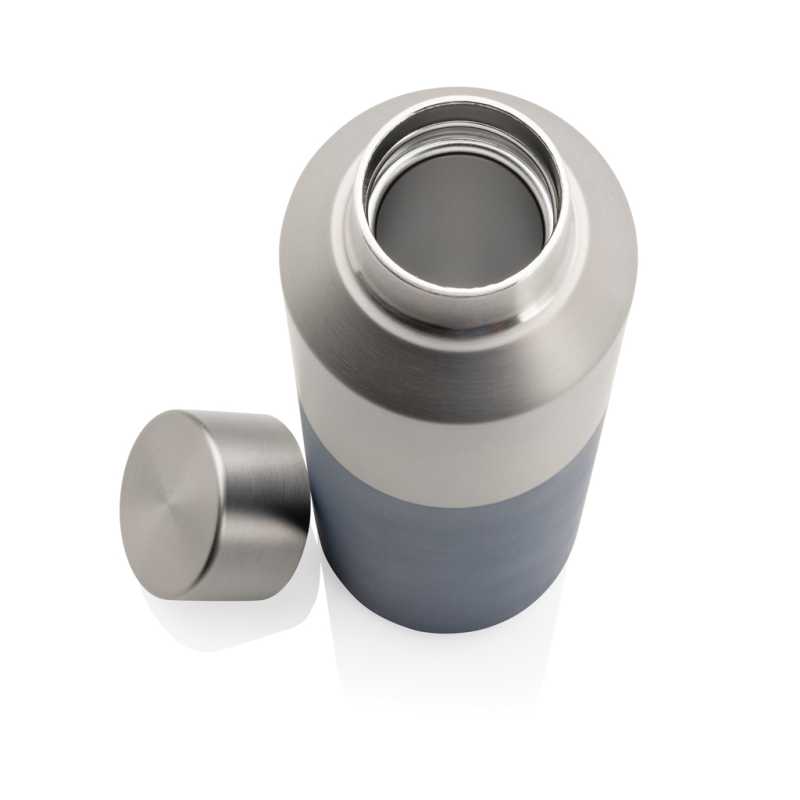 Fľaša na vodu Fluid 600ml z RCS recyklovanej ocele > modrá (navy)