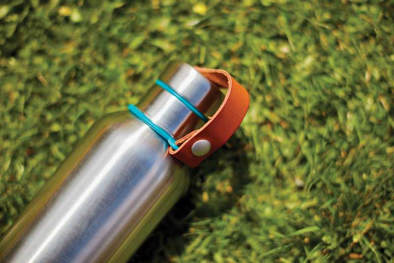 Malá termo fľaša na vodu 500 ml Black+Blum > tyrkysová