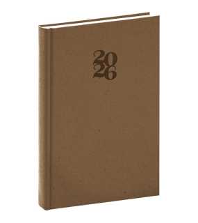 Diár (Essenza 2026) - 15 x 21 x 3 cm  > oriešok > denný A5