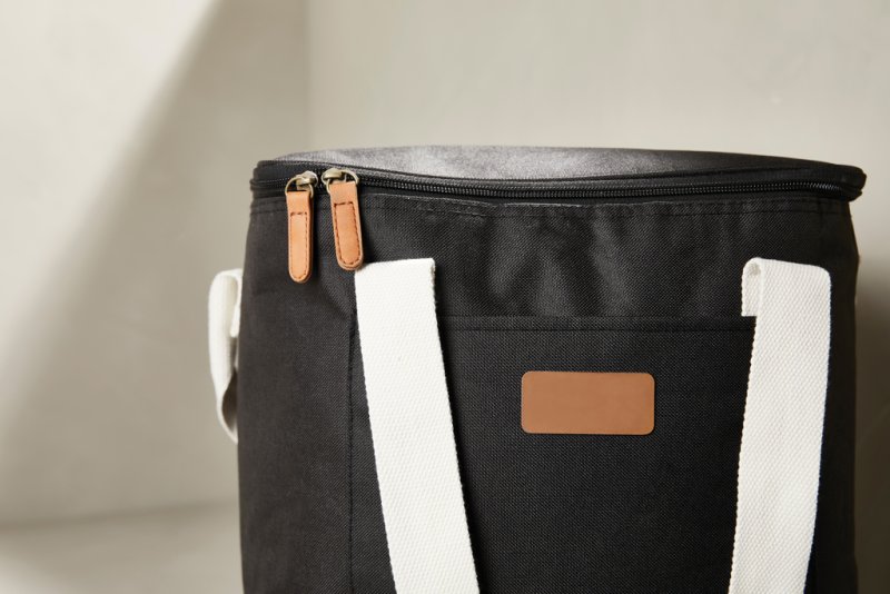 Veľká chladiaca taška VINGA RPET Sortino > čierna