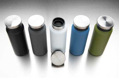 Termo fľaša z RCS recyklovanej ocele 600ml > čierna / čierna